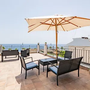 Ottocento Sul Mare Couette-café Nizza di Sicilia